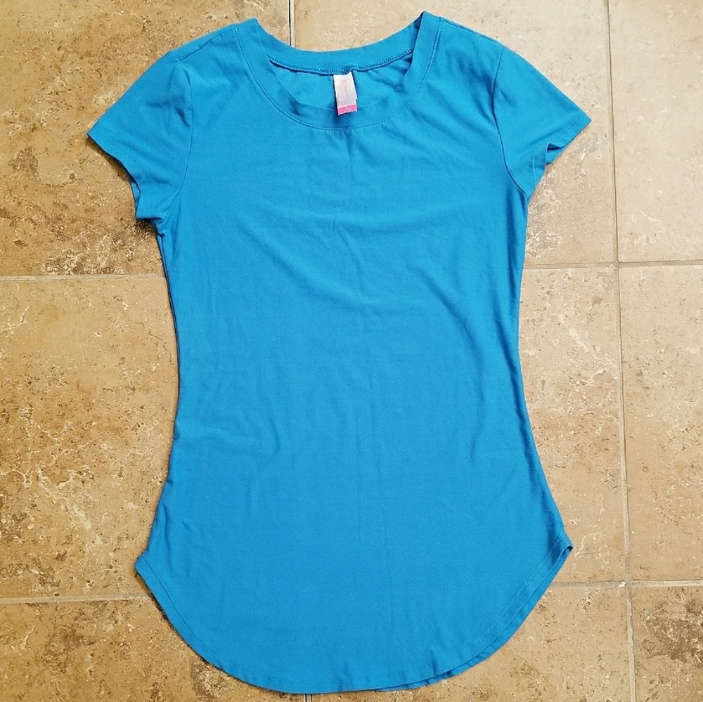 NEW No Boundaries t shirt top size M